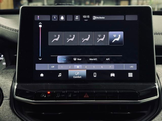 Used 2023 Jeep Compass Latitude image 32