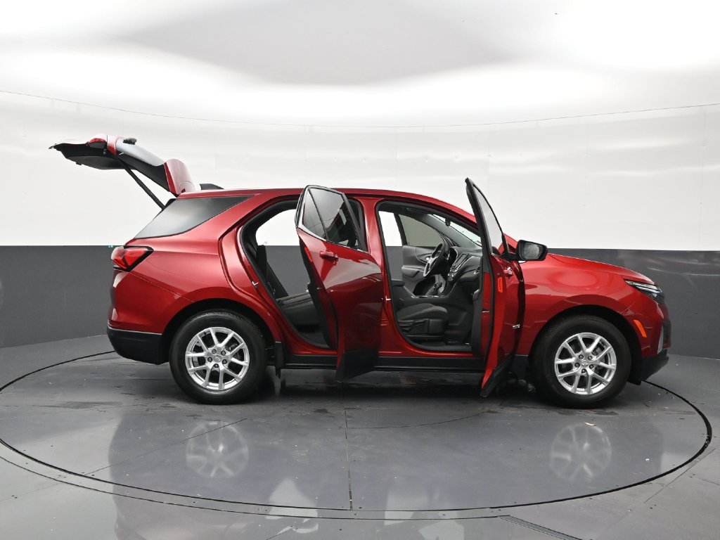 Used 2024 Chevrolet Equinox LT FWD image 28