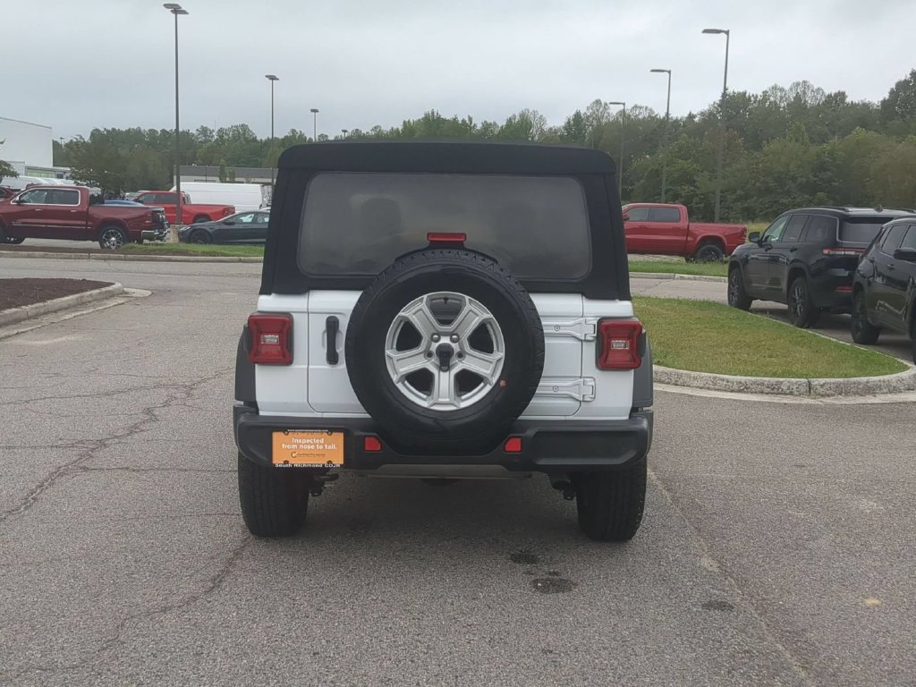 Certified 2022 Jeep Wrangler Unlimited Sport AWD/4WD image 4
