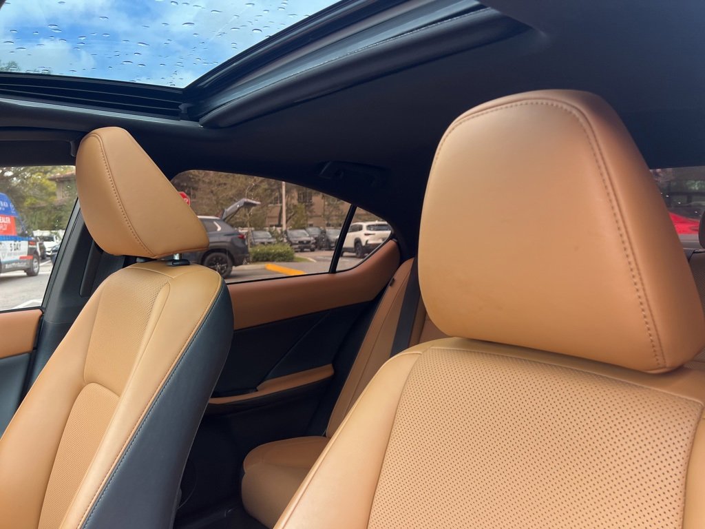 Used 2024 Lexus IS 300 image 27