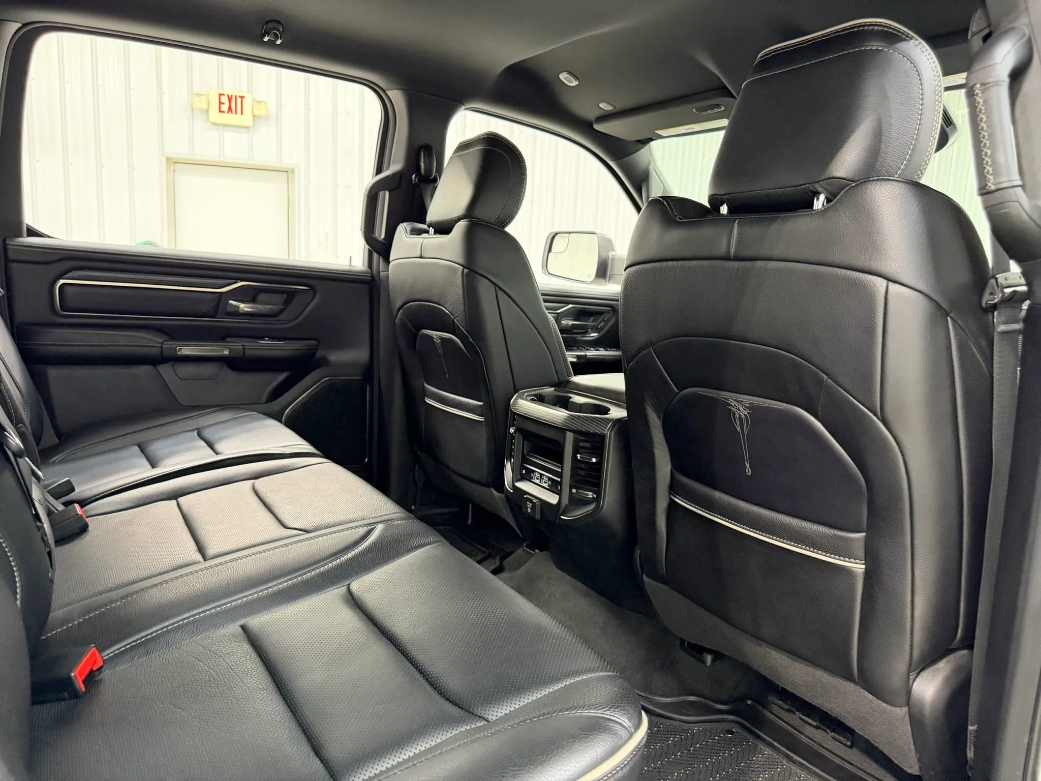 Used 2021 RAM 1500 Limited w/ Body Color Bumper Group AWD/4WD image 17