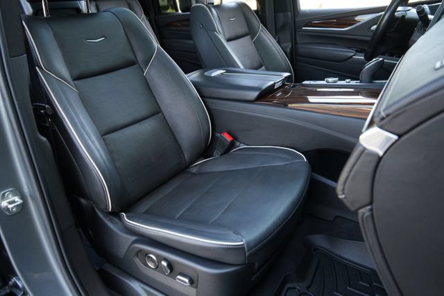 Used 2021 Cadillac Escalade ESV Premium Luxury w/ Performance Package AWD/4WD image 15