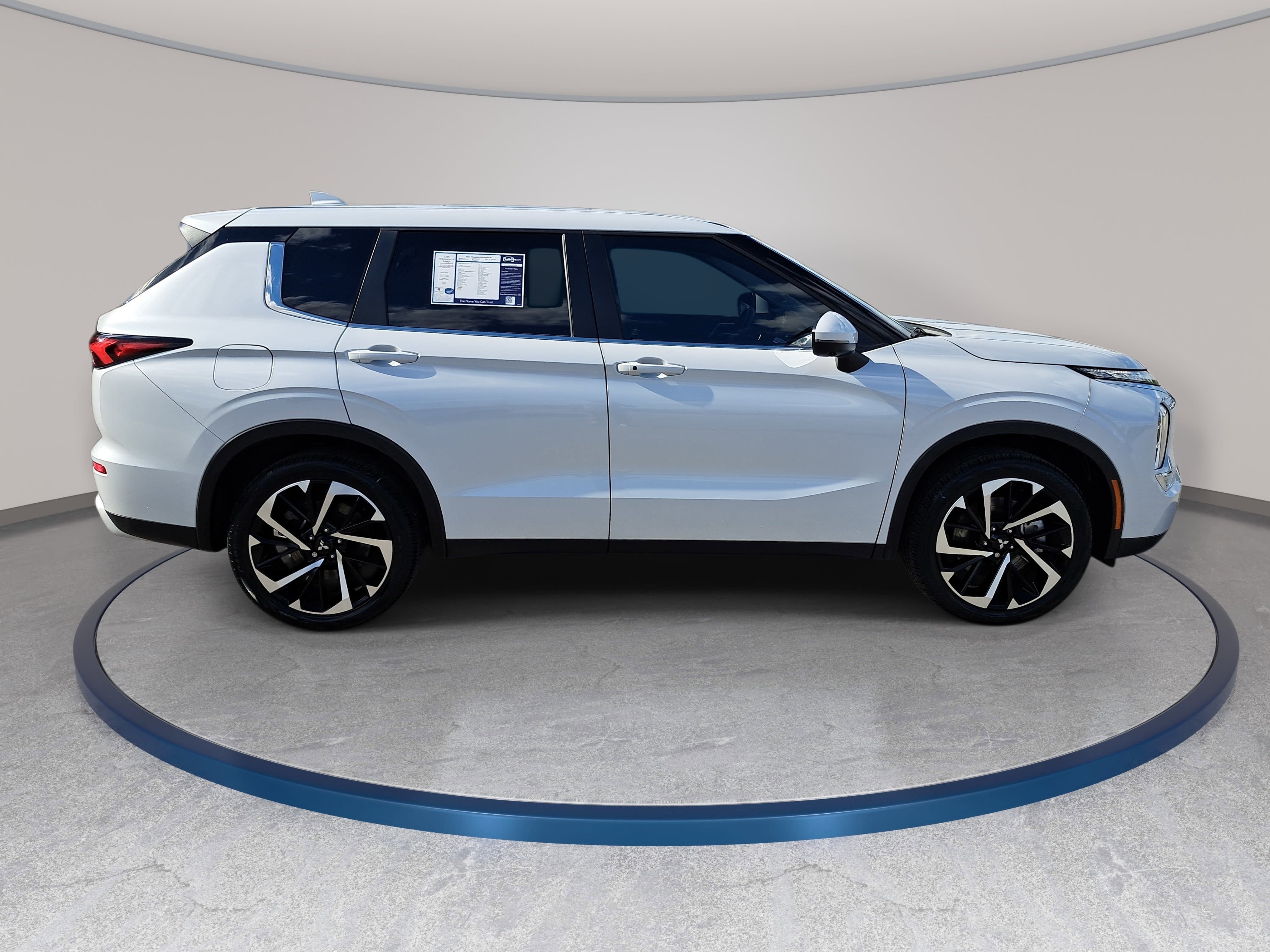 Used 2024 Mitsubishi Outlander SE FWD image 4