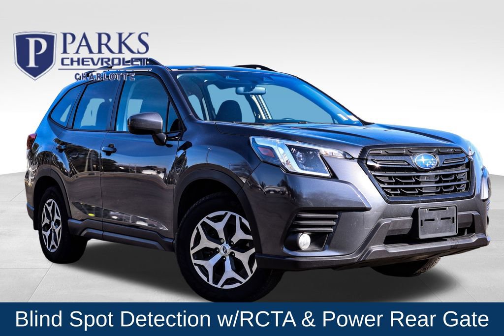 Used 2023 Subaru Forester Premium image 1