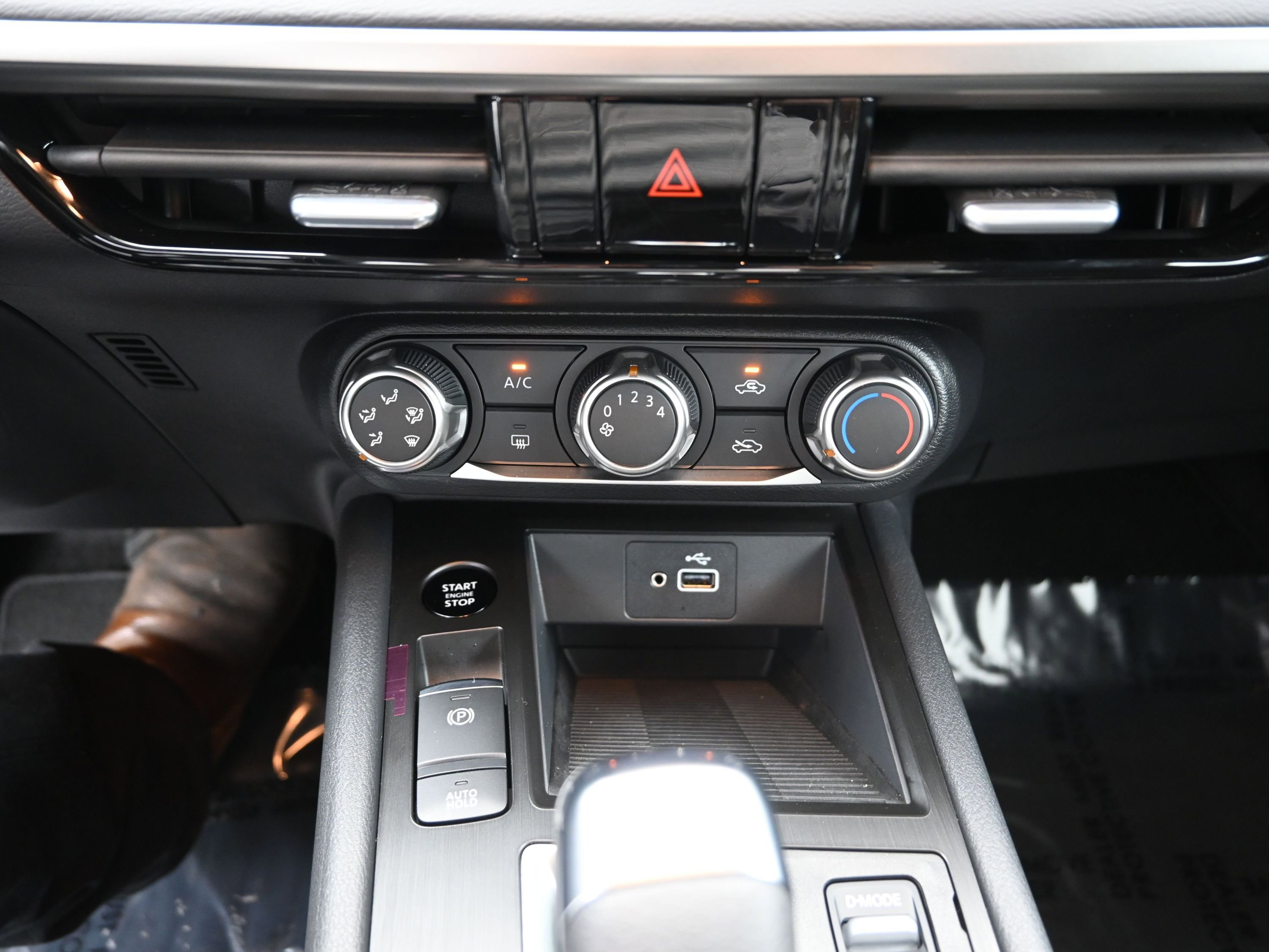 Certified 2025 Nissan Kicks S image 16