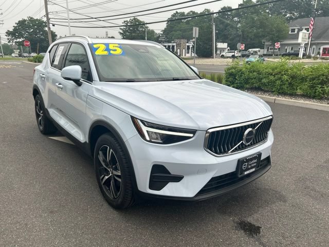 Certified 2025 Volvo XC40 B5 Core AWD/4WD image 6