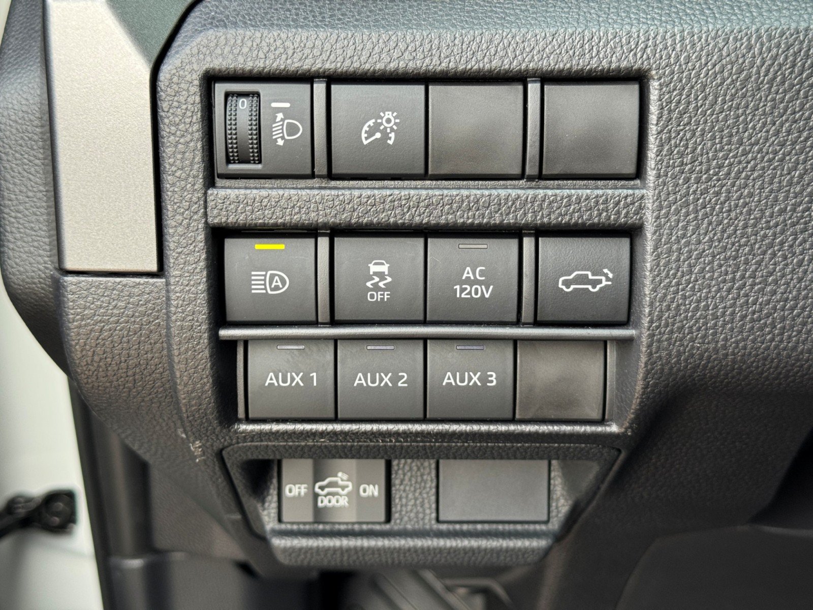 Used 2026 Toyota Tacoma TRD Off-Road w/ TRD Off Road Premium Package AWD/4WD image 18