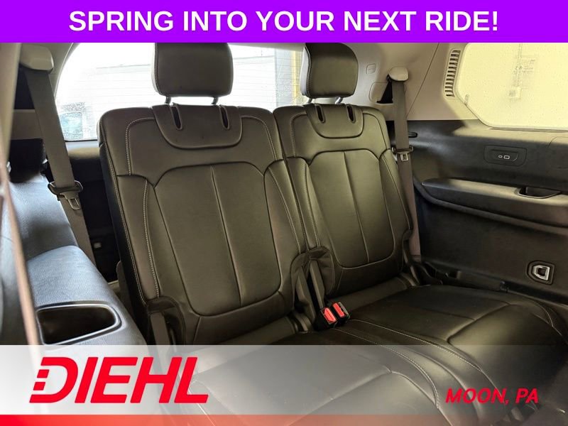 Certified 2023 Jeep Grand Cherokee L Limited w/ Black Appearance Package image 12