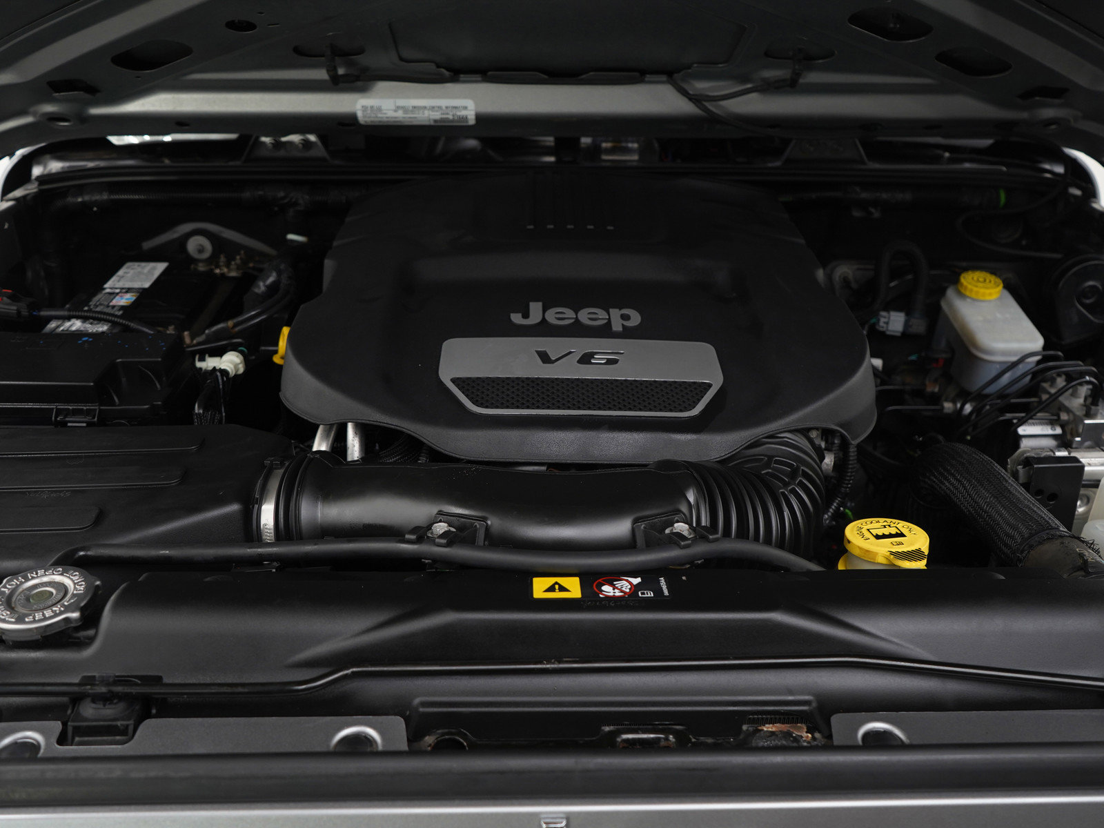 Used 2018 Jeep Wrangler Sport image 28