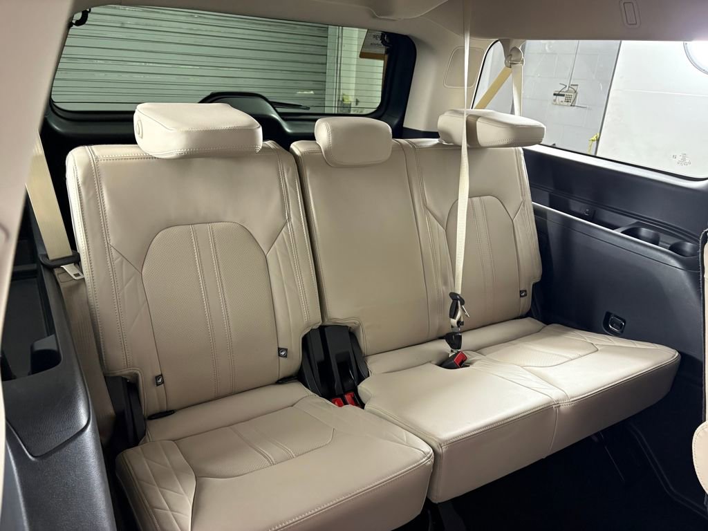 Certified 2024 Ford Expedition Max Platinum image 37