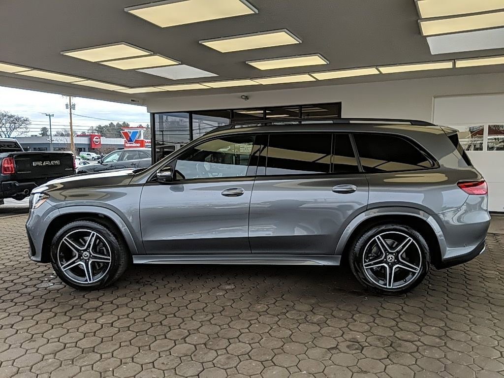Used 2025 Mercedes-Benz GLS 450 4MATIC image 10