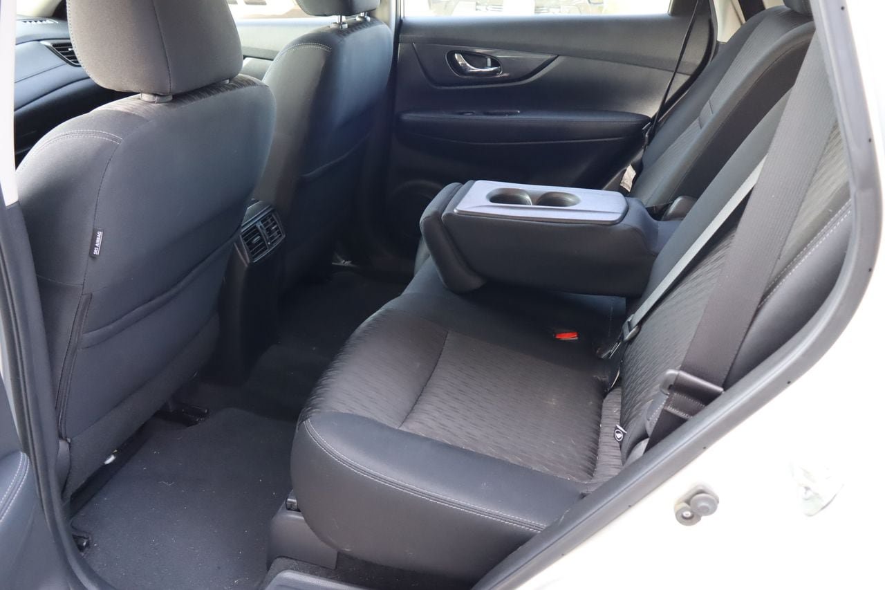 Used 2018 Nissan Rogue S FWD image 5