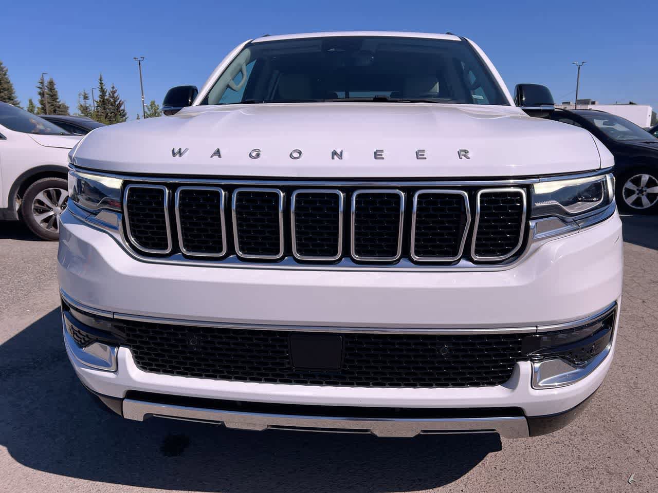 Used 2024 Jeep Wagoneer Series III AWD/4WD image 29