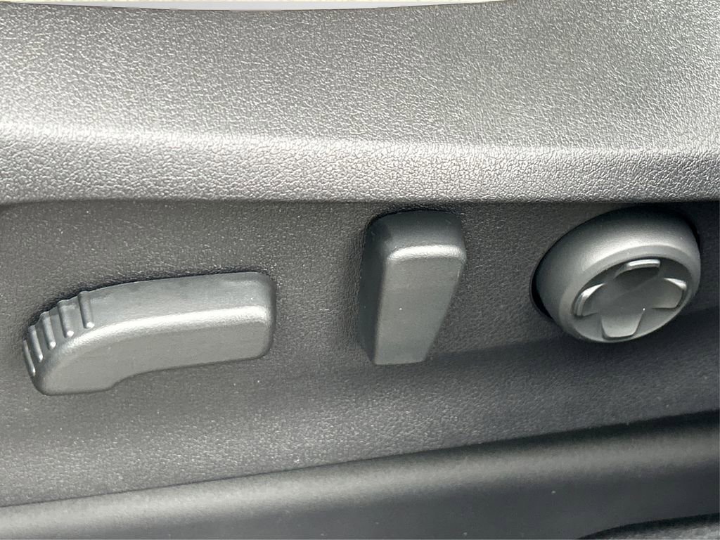 New 2026 Subaru Ascent Limited image 38