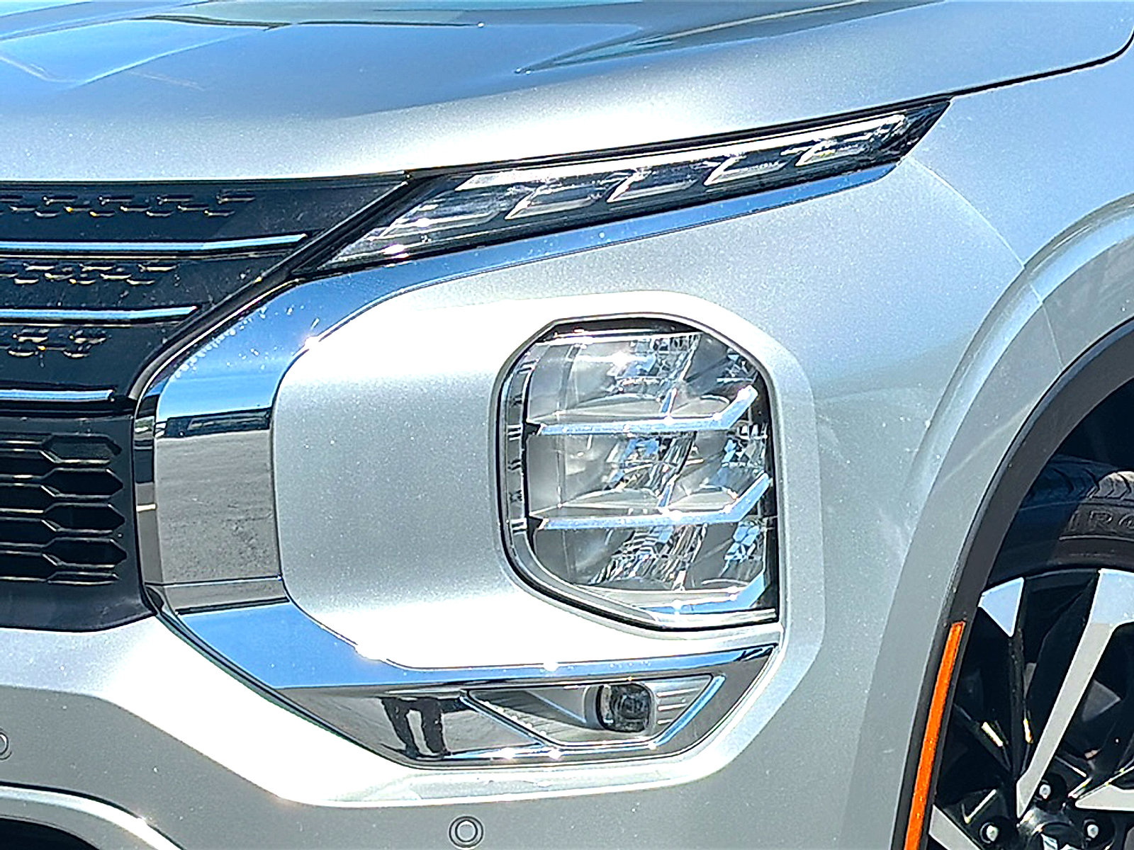 Used 2024 Mitsubishi Outlander SE image 4