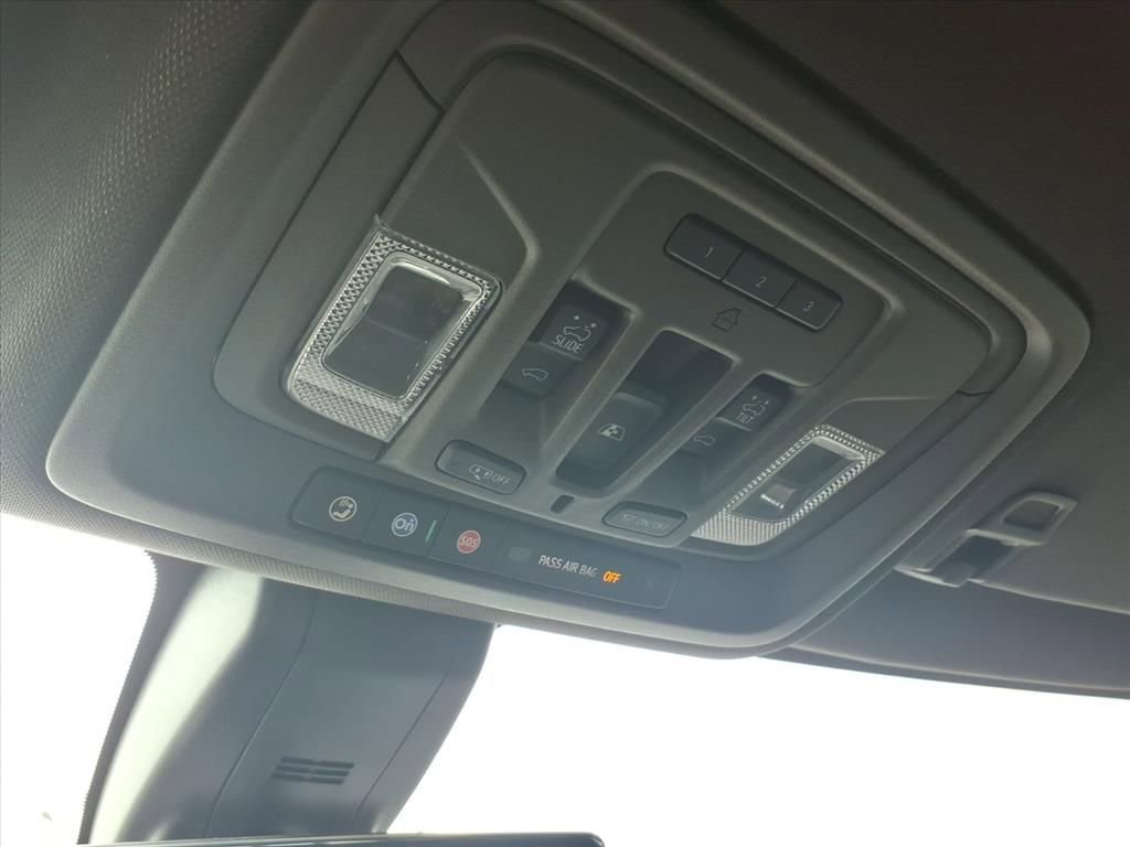 Used 2022 GMC Sierra 1500 Denali w/ Denali Premium Package image 28