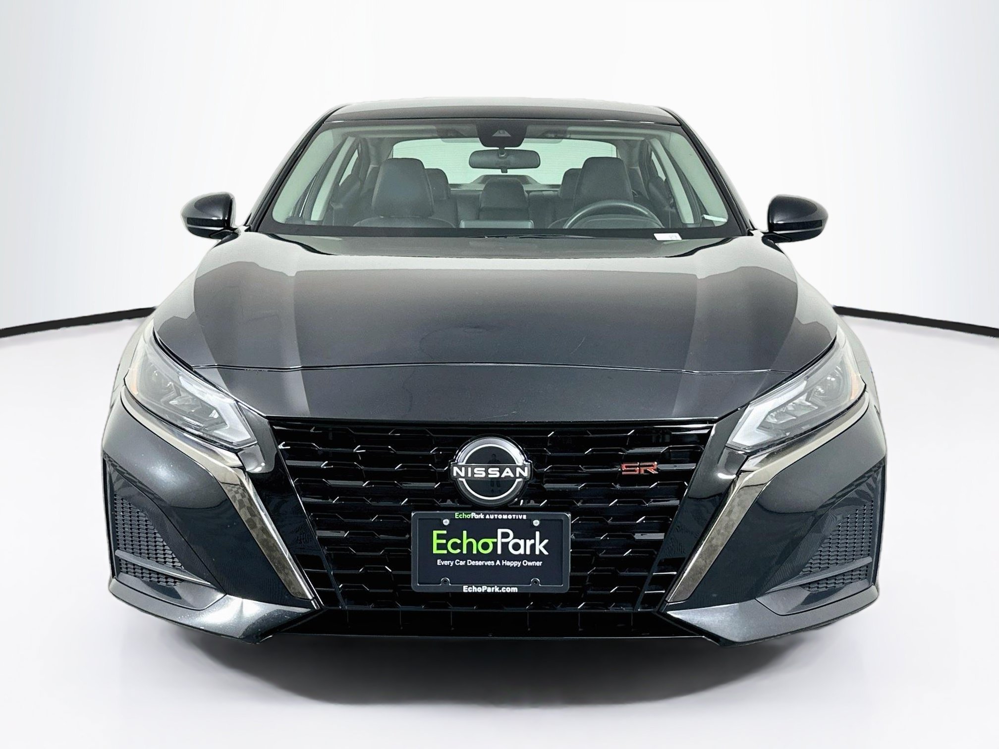 Used 2024 Nissan Altima 2.5 SR FWD image 2