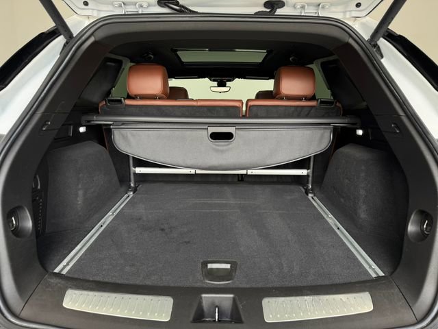 Used 2022 Cadillac XT5 Premium Luxury w/ Technology Package FWD image 8