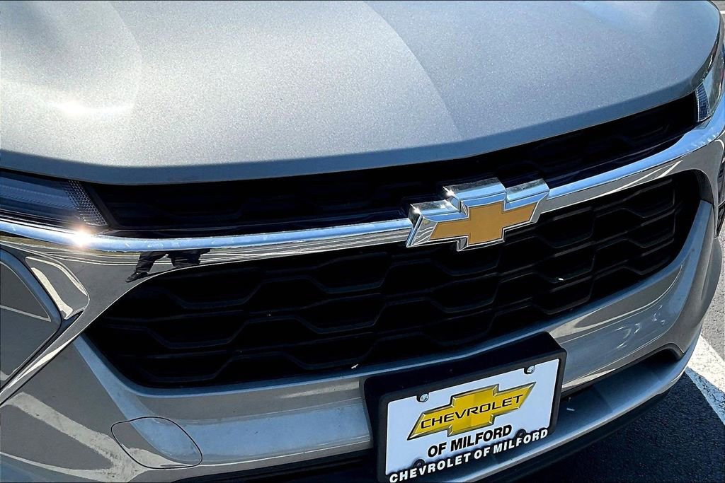 Used 2025 Chevrolet Trax LT FWD image 29