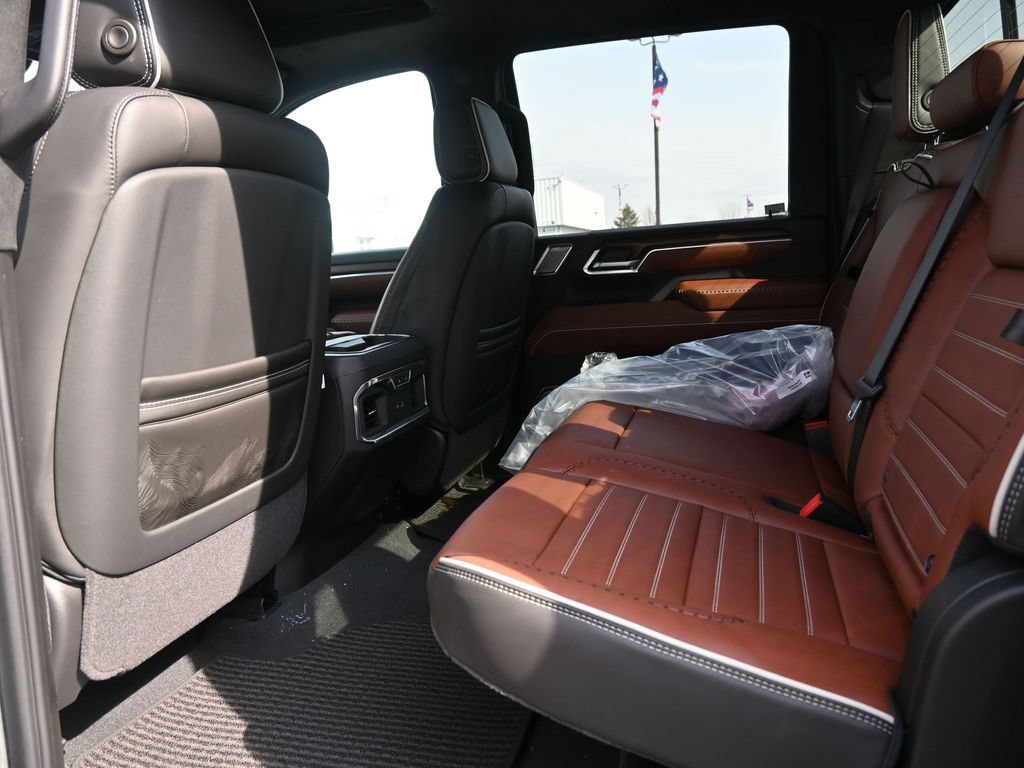New 2026 GMC Sierra 3500 Denali Ultimate AWD/4WD image 17