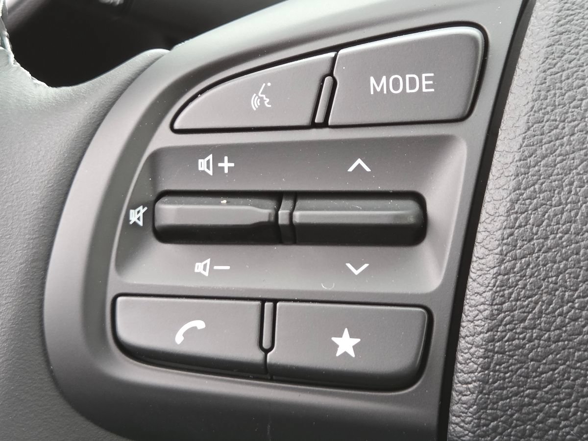 New 2026 Hyundai Venue SEL FWD image 32