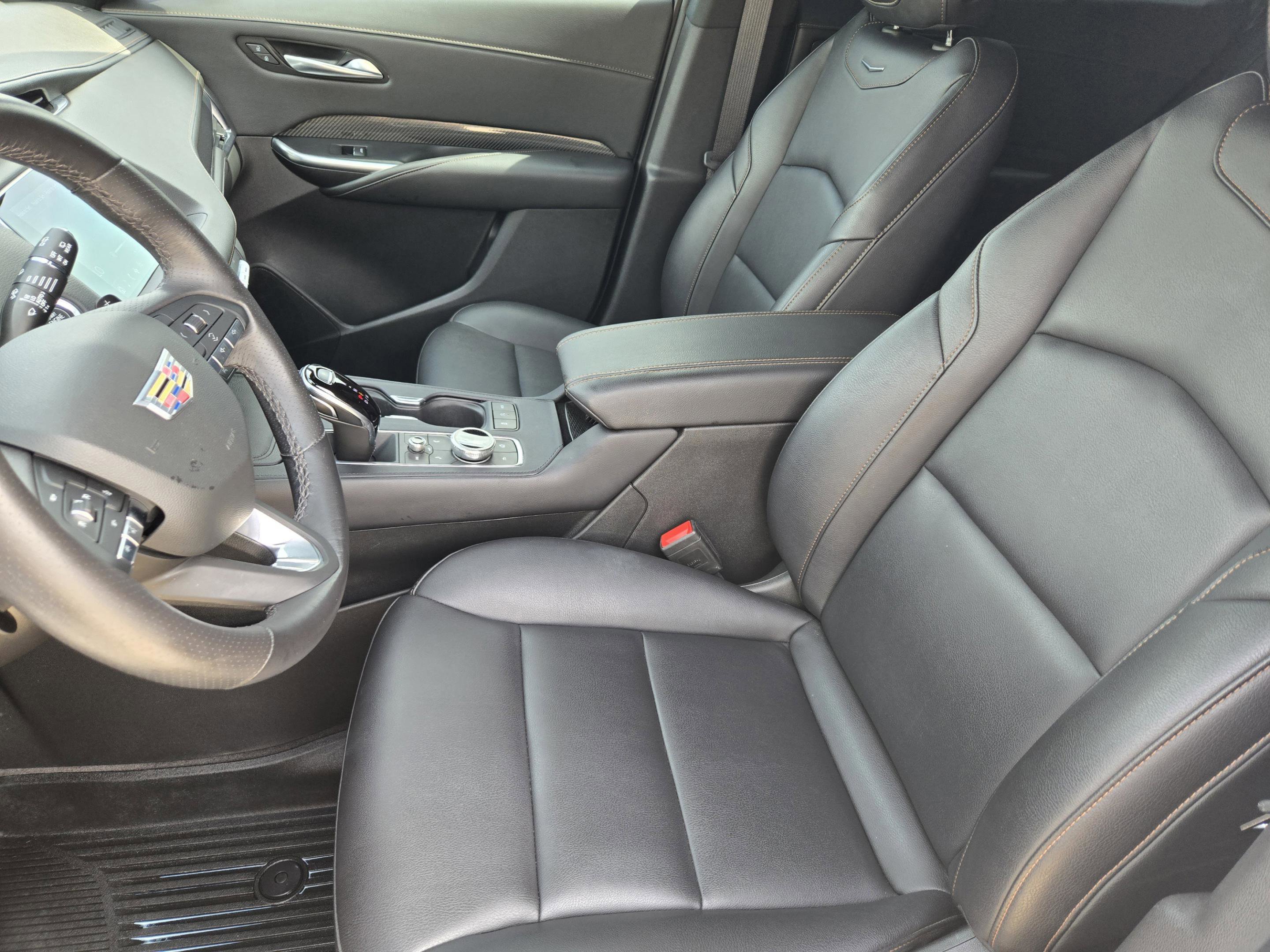 Used 2023 Cadillac XT4 Sport w/ Enhanced Visibility Package image 22