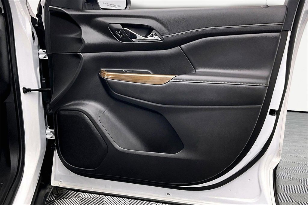 Used 2023 GMC Acadia SLE w/ Driver Convenience Package image 24