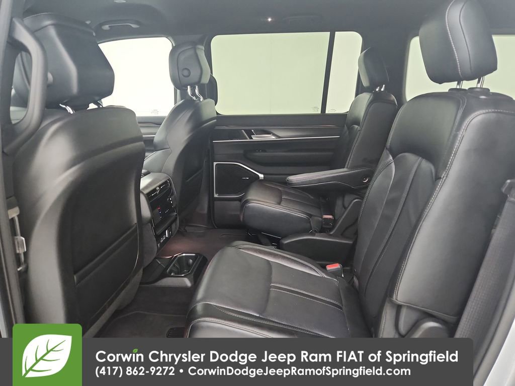 Certified 2024 Jeep Wagoneer Series III image 31