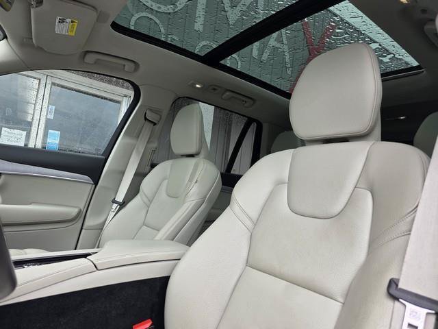 Used 2023 Volvo XC90 B5 Core AWD/4WD image 11