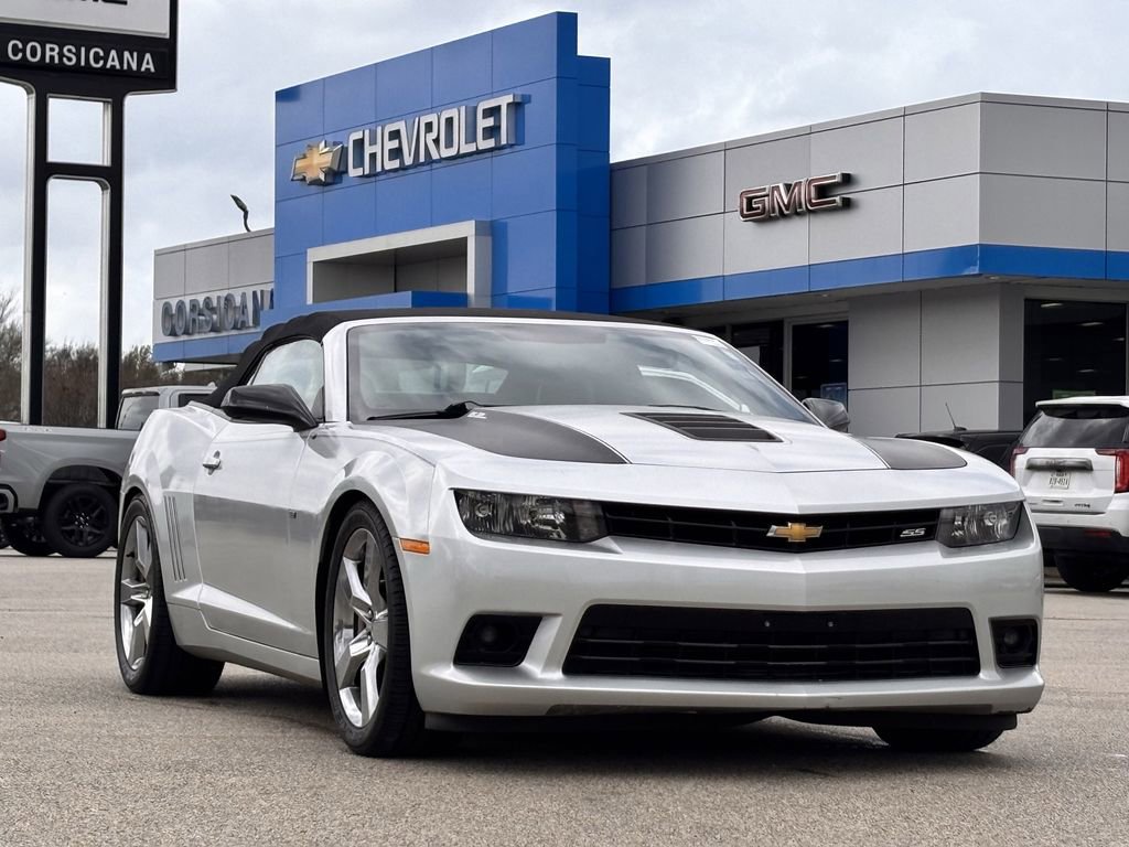 Used 2015 Chevrolet Camaro SS image 2