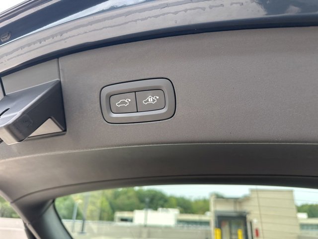Used 2022 Polestar Polestar 2 w/ Performance Package image 31