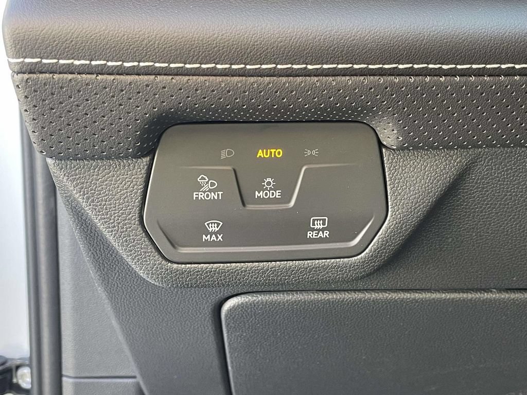 New 2026 Volkswagen Atlas SE FWD image 19