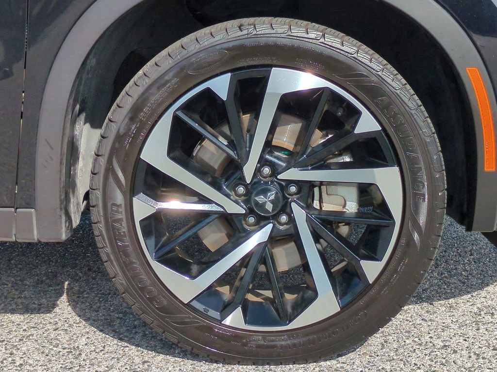 Used 2024 Mitsubishi Outlander SE image 12