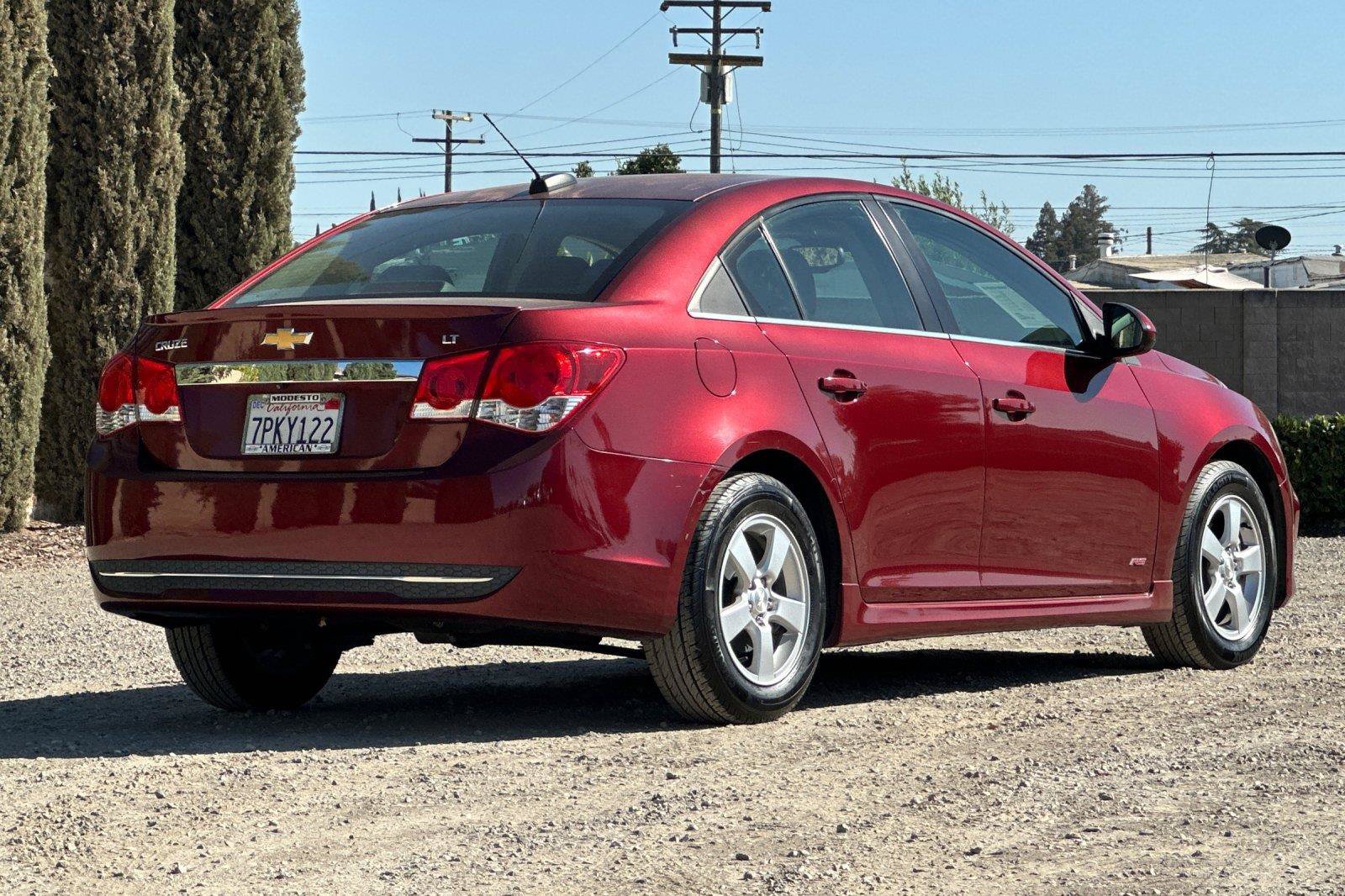 Used 2016 Chevrolet Cruze LT FWD image 3