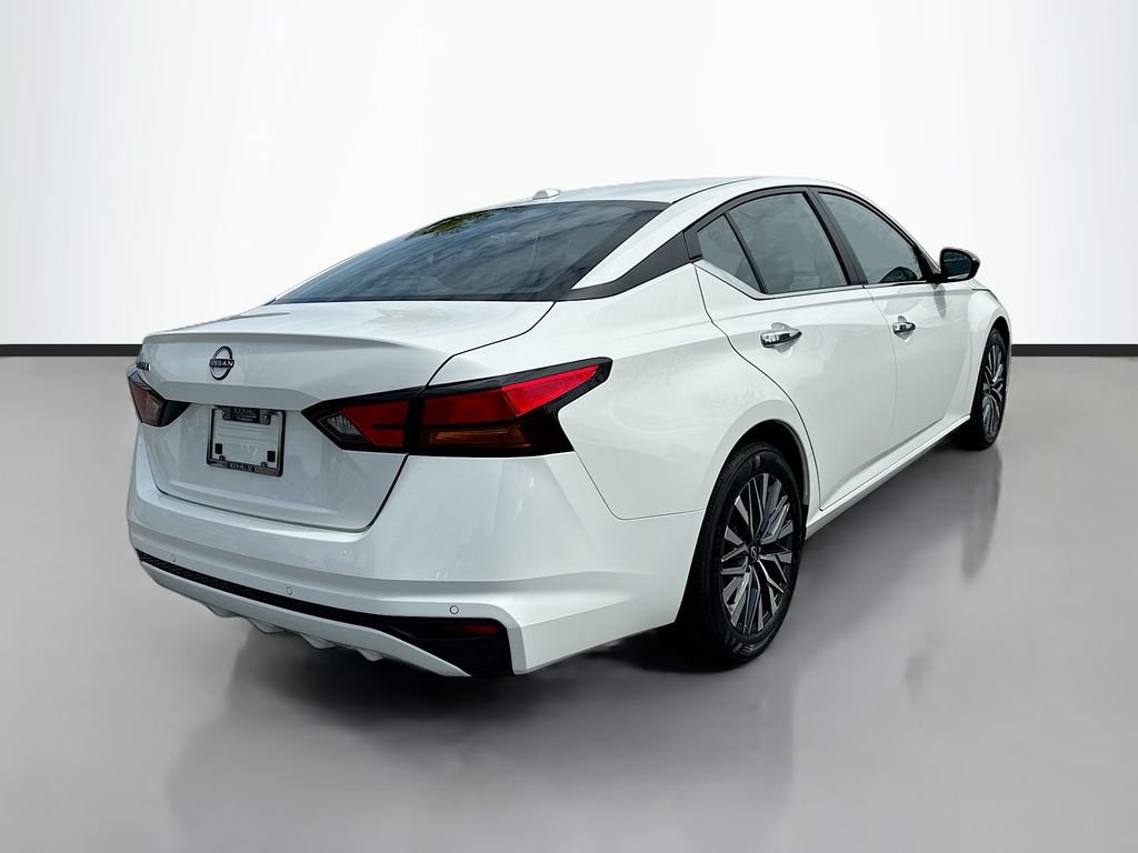 Used 2025 Nissan Altima 2.5 SV image 8
