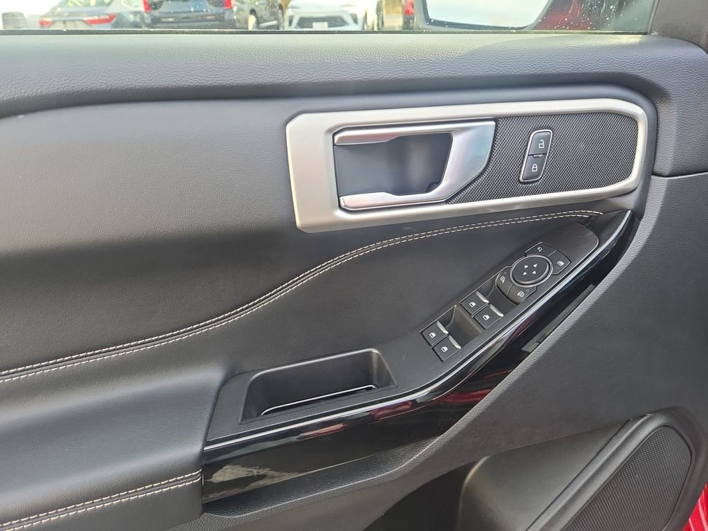 Used 2022 Ford Explorer ST w/ ST Street Pack image 10