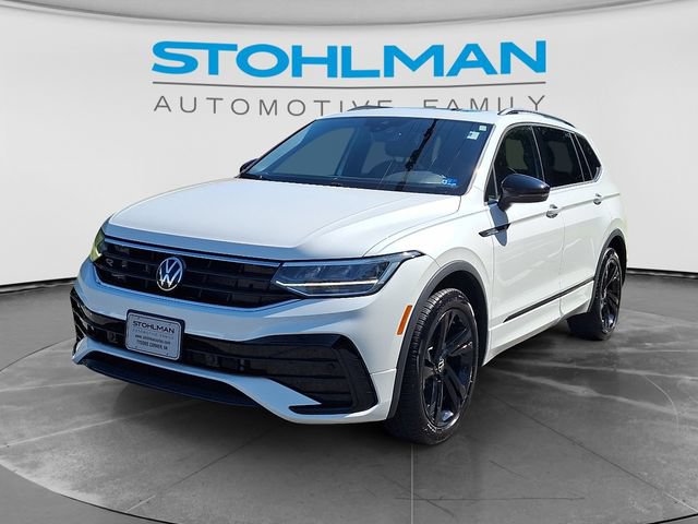 Certified 2024 Volkswagen Tiguan SE R-Line FWD image 1