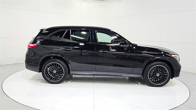 Used 2025 Mercedes-Benz GLC 300 image 10