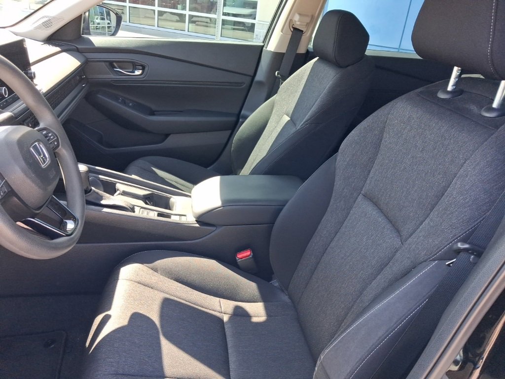 Used 2023 Honda Accord EX image 17