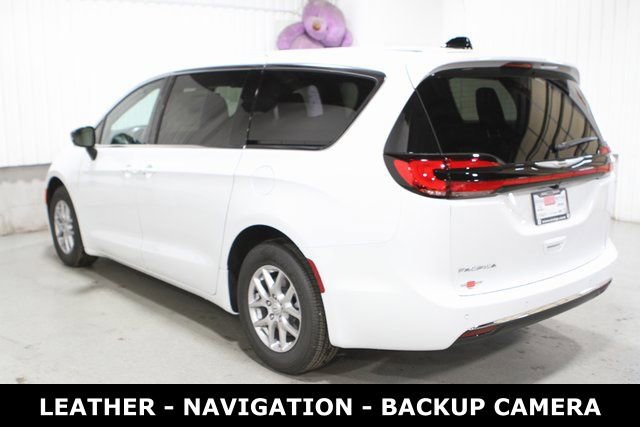 New 2026 Chrysler Pacifica Select image 27