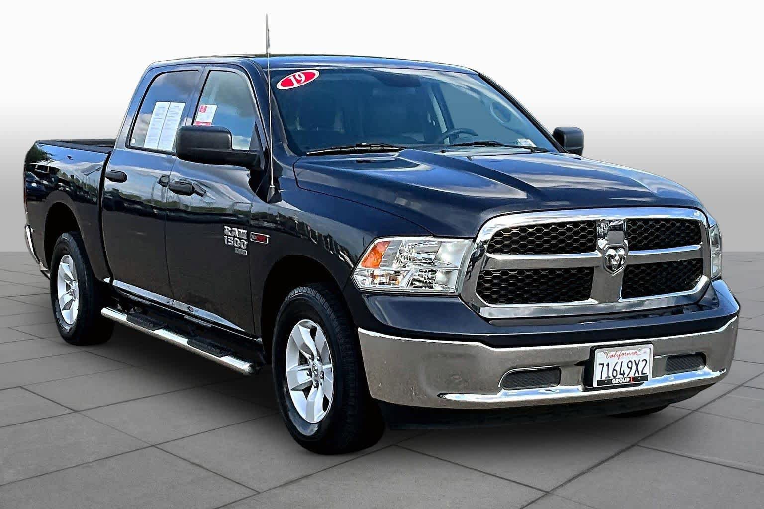 Used 2019 RAM 1500 Tradesman w/ Chrome Appearance Group RWD image 2