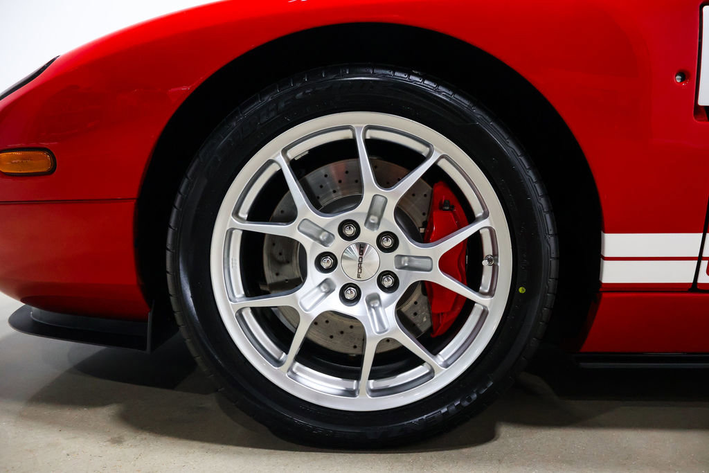 Used 2006 Ford GT RWD image 21