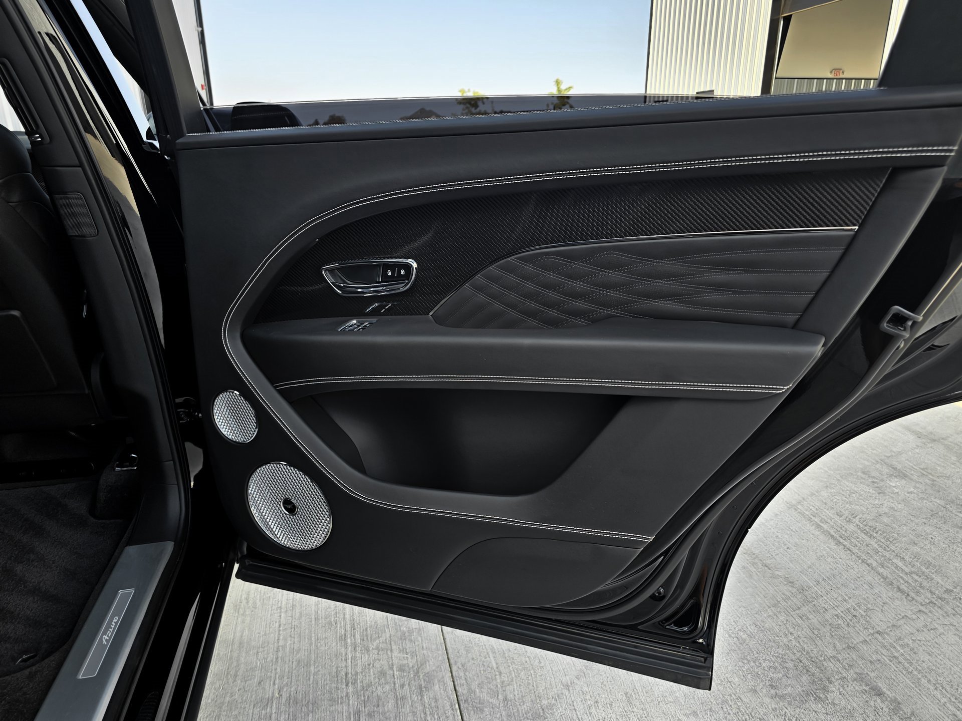 Used 2023 Bentley Bentayga Extended Wheelbase image 71