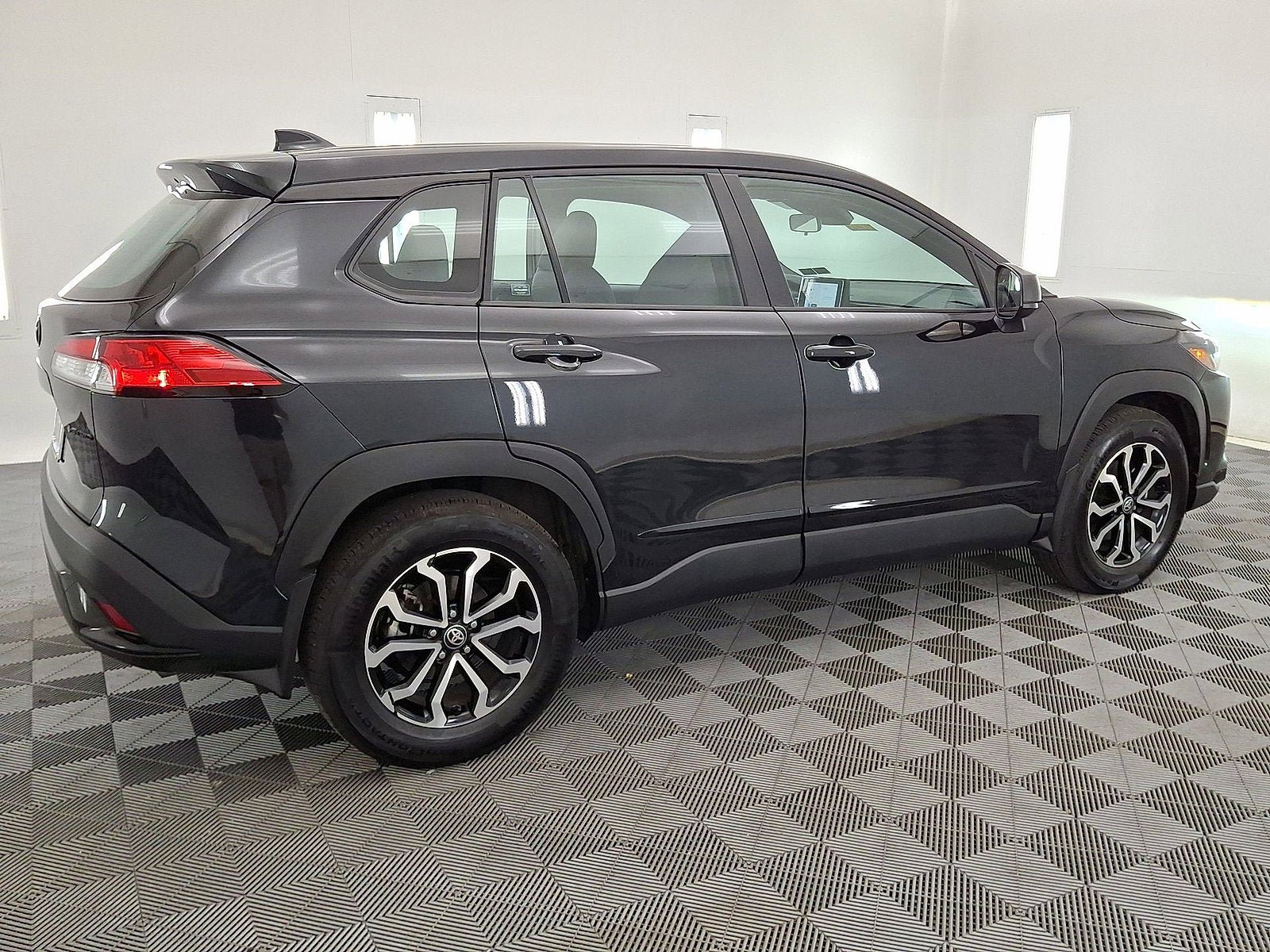 Used 2025 Toyota Corolla Cross AWD Hybrid image 25