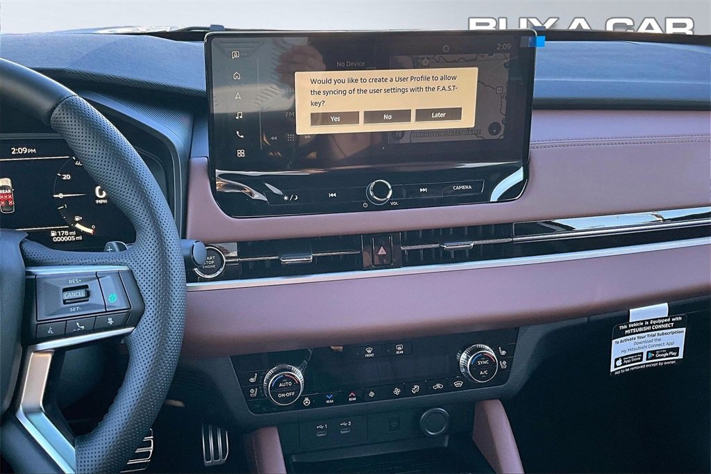 New 2026 Mitsubishi Outlander SEL image 7