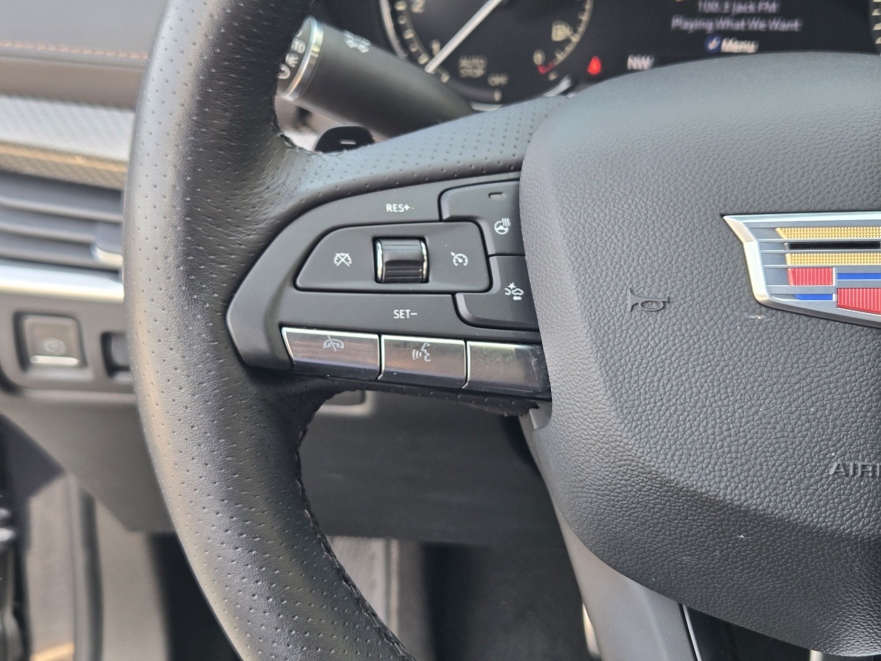Used 2022 Cadillac XT4 Sport w/ Comfort Package FWD image 28