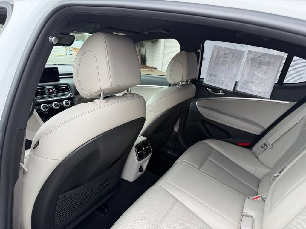 Used 2022 Genesis G70 2.0T RWD image 16