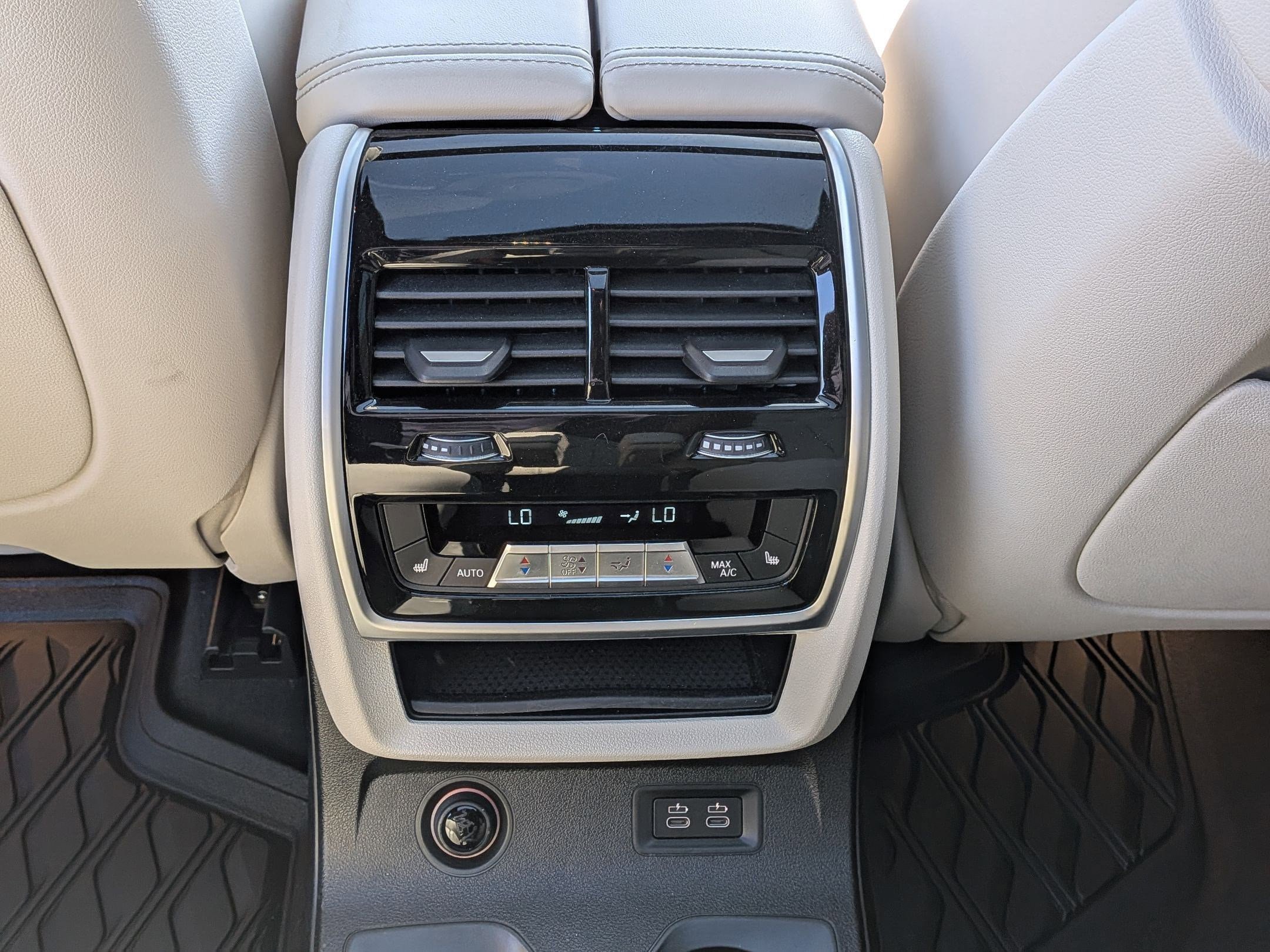 Used 2026 BMW X7 M60i AWD/4WD image 35