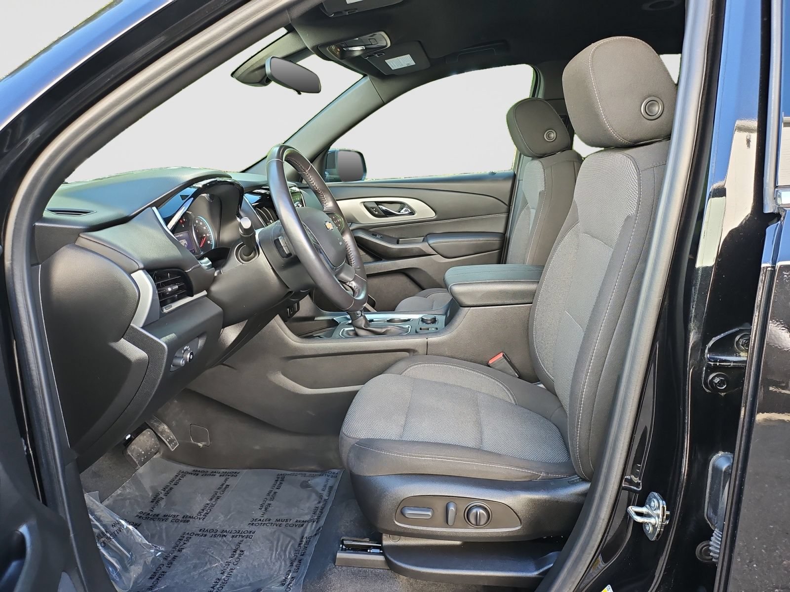 Used 2022 Chevrolet Traverse LT FWD image 23