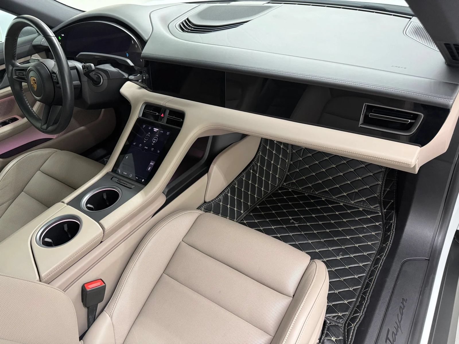 Used 2021 Porsche Taycan RWD image 11
